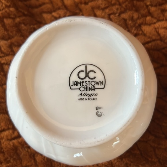 DC Jamestown China. Allegro - Gold Trim - Sugar Bowl, Vase, Creamer - Picture 7 of 10